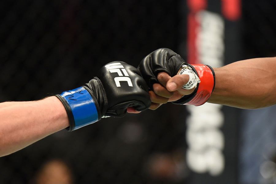 Thinking about buying ufc weight gloves online? Avoid these common mistakes with our simple tips.