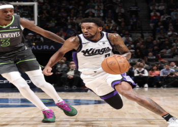 How good are the LeBron 18 Space Jam Bugs vs Marvin sneakers? Read our honest performance test and style guide here.