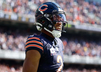 DJ Moore Week 17 Outlook: Start or Sit Him This Week?
